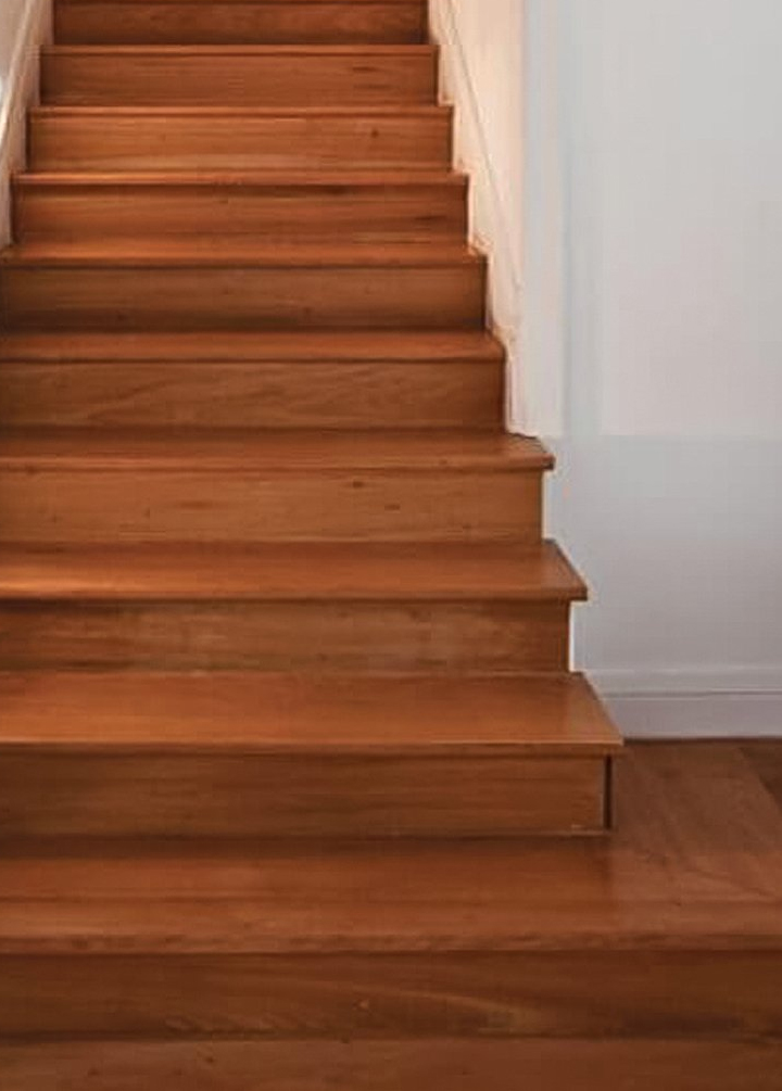 Degrau de Madeira Sucupira